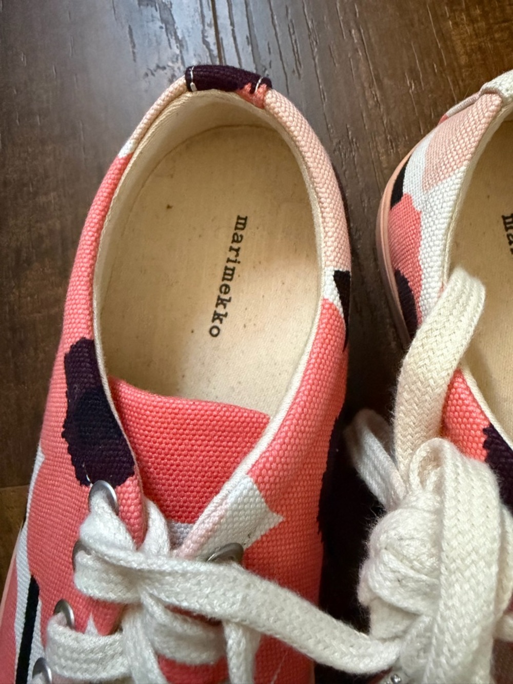Marimekko Coral Pink and White Floral Canvas Sneakers Size 37 - Picture 7 of 12